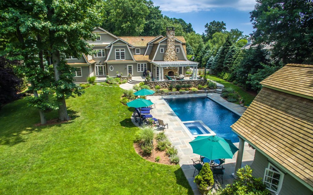 Tour 10 Luxury Country estates with gorgeous pools, interiors and porperty at Vintage American Home