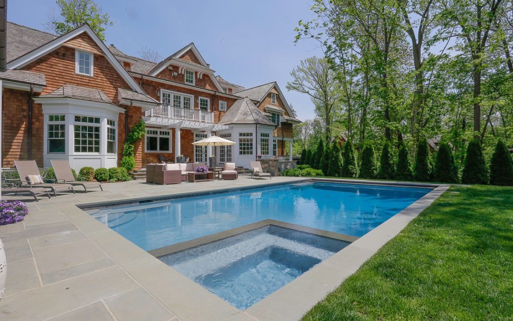 Tour 10 Luxury Country estates with gorgeous pools, interiors and porperty at Vintage American Home