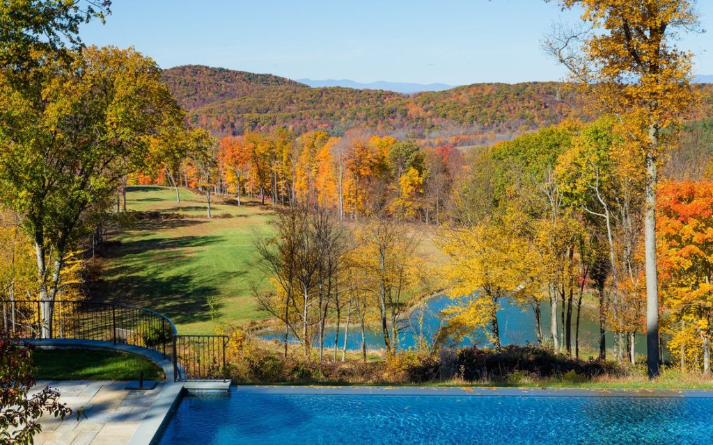 Tour 10 Luxury Country estates with gorgeous pools, interiors and porperty at Vintage American Home